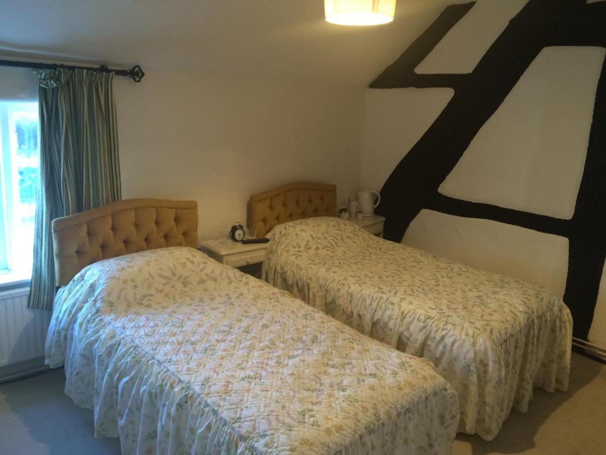 White Horse Inn Pulverbatch Church Pulverbatch Esterno foto